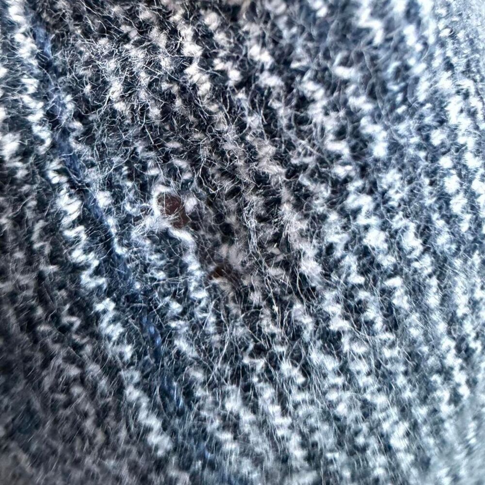 Hollister-co Men's Grey and Blue T-shirt - Picture 4 of 4